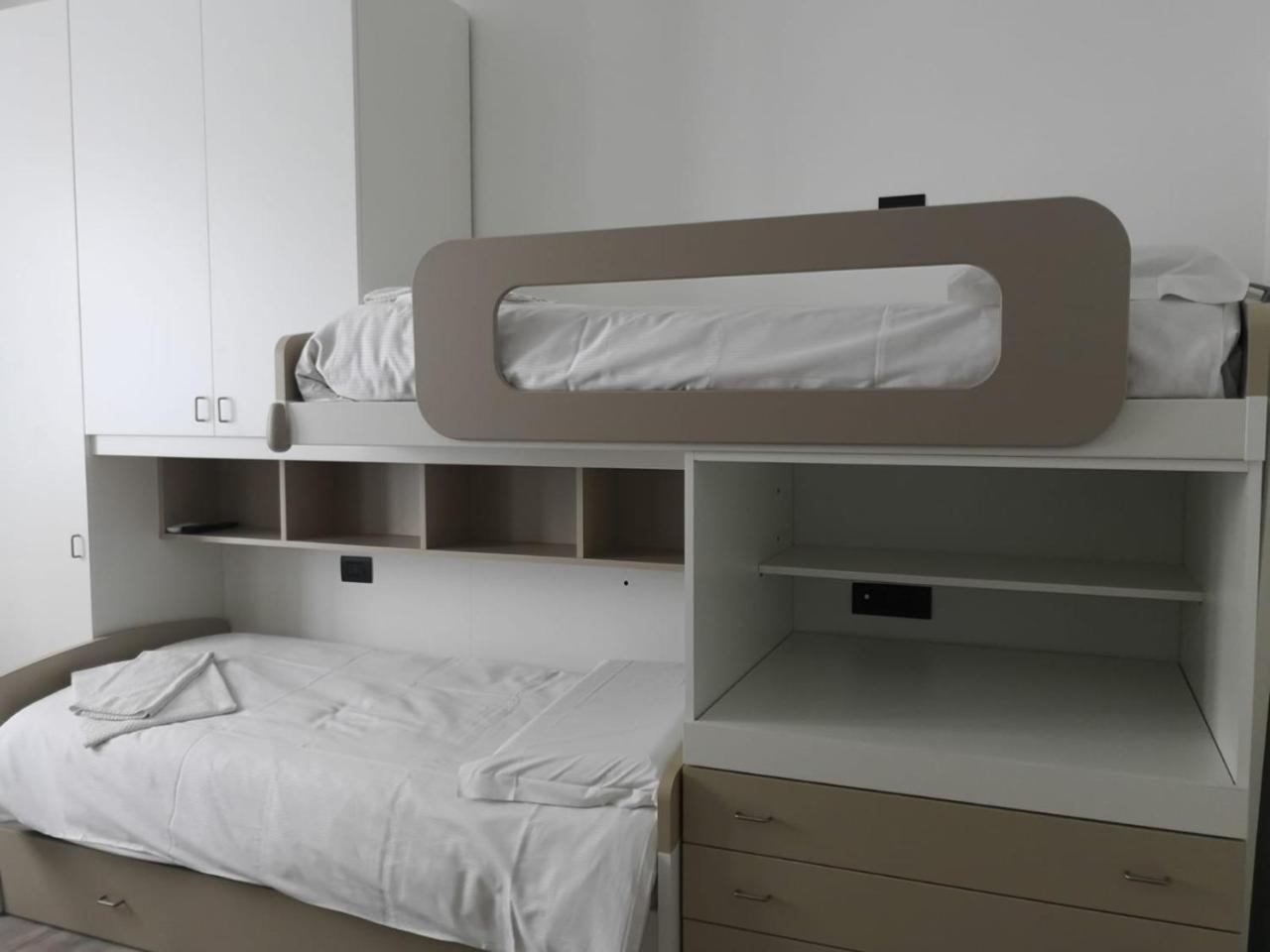 Kibilu - Via Abetone Lägenhet Milano Exteriör bild