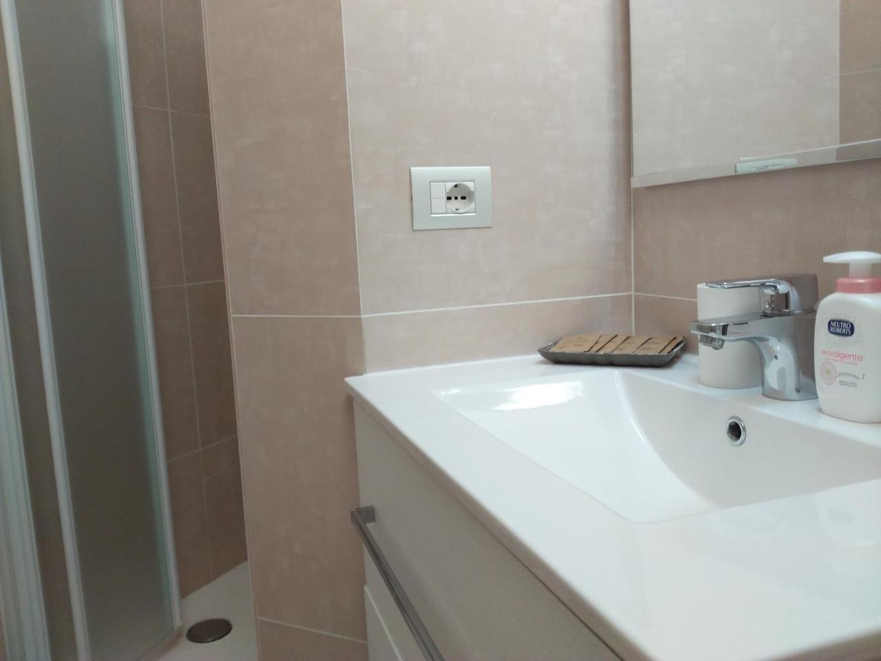 Kibilu - Via Abetone Lägenhet Milano Exteriör bild